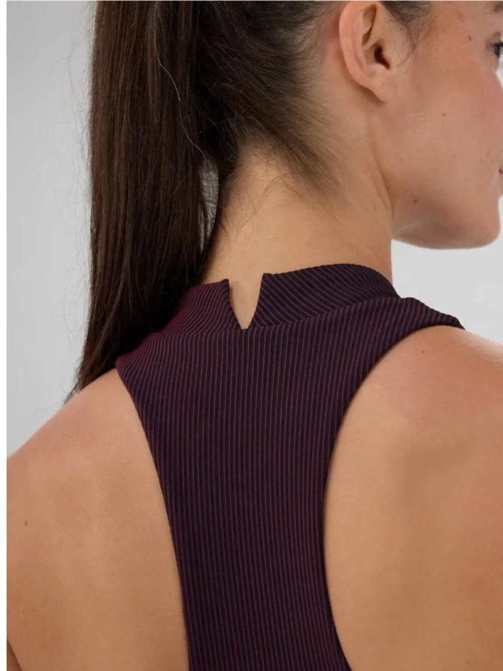 NWT - Bandit - Striped Cadence Vaso Race Crop - Black/Fig Stripe - Size Small - Picture 4 of 9